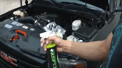 safe-engine-bay-cleaning
